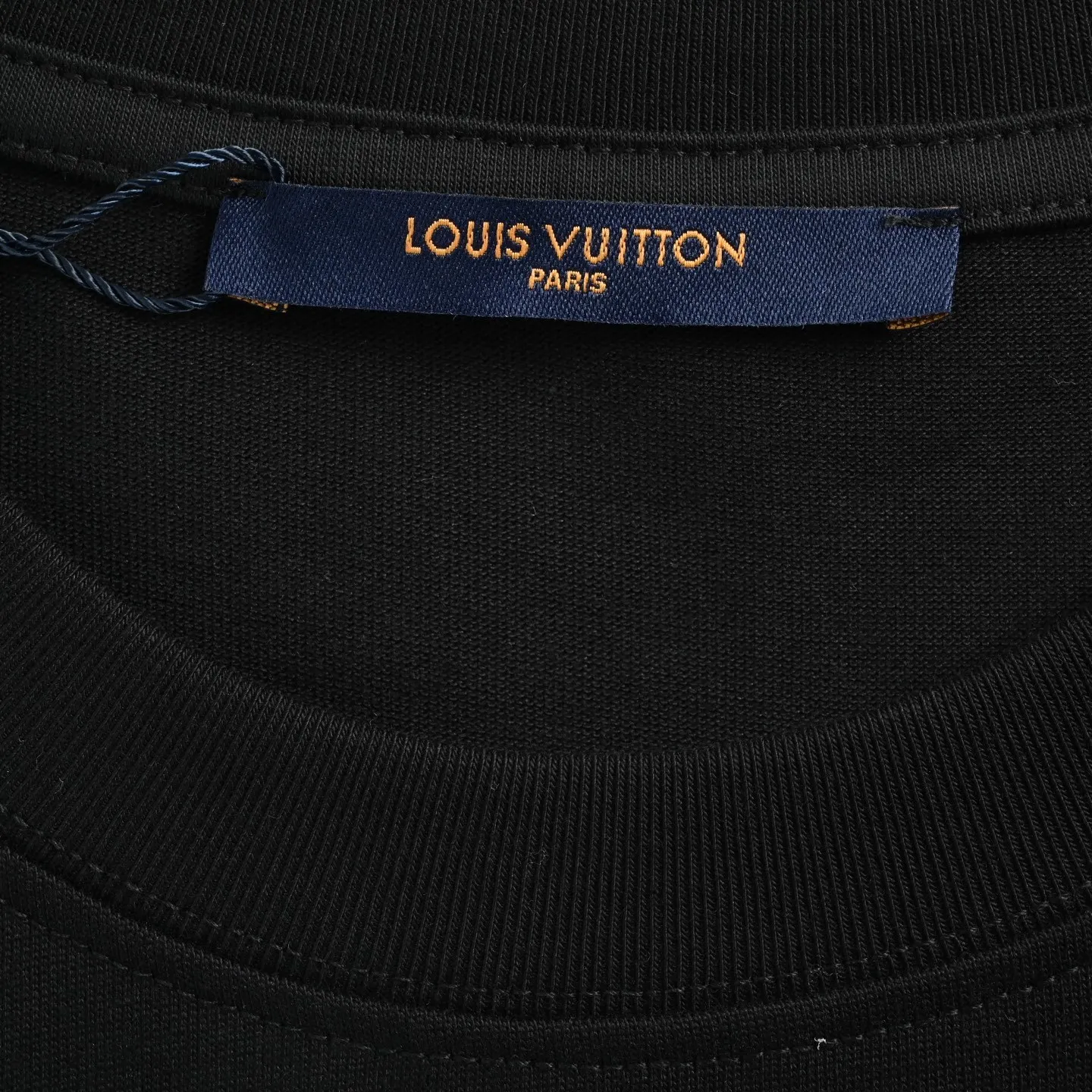 Louis Vuitton/Louis Vuitton short sleeves with signature embroidery on the chest
